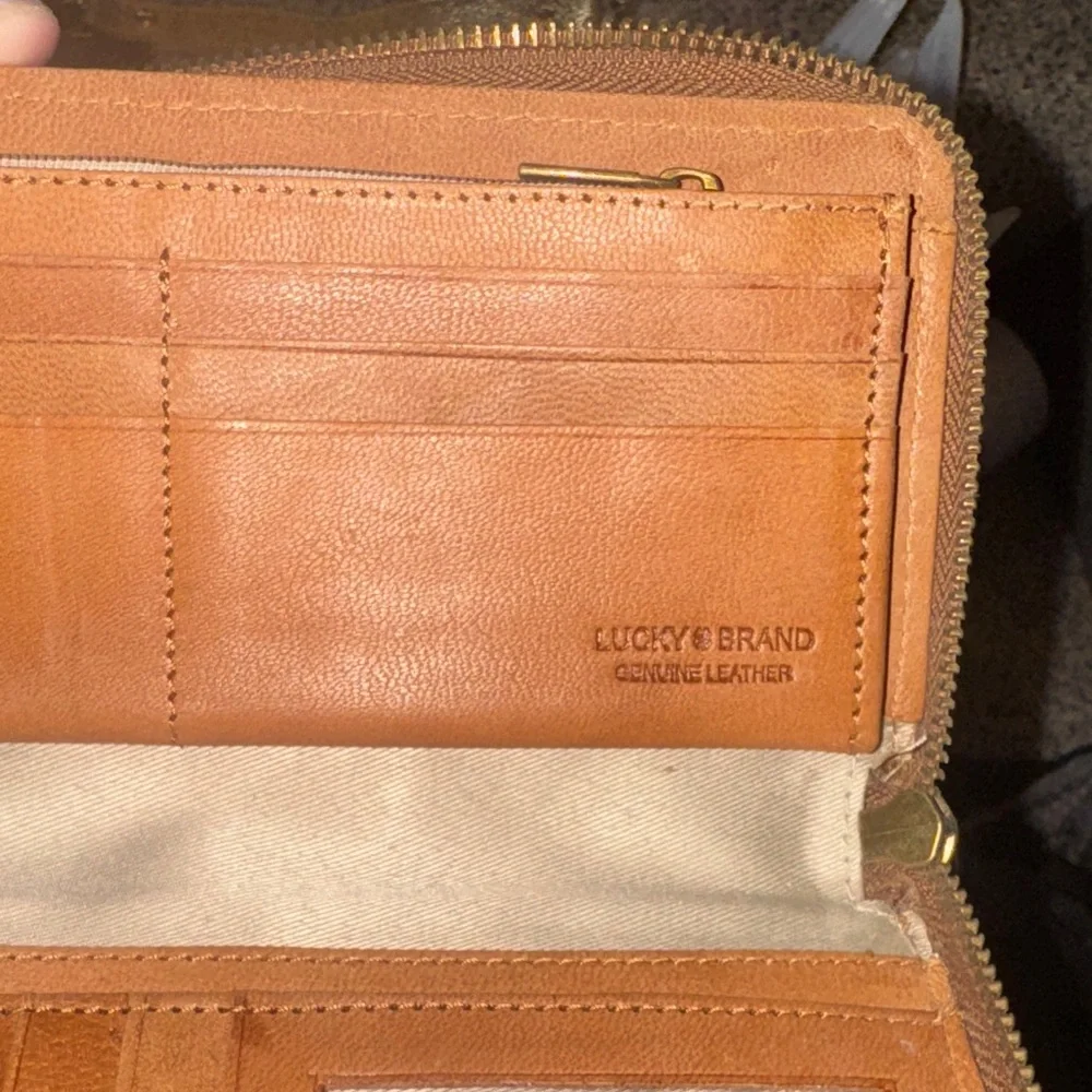 Lucky Brand Brown Leather Wristlet Wallet - Picture 4 of 4